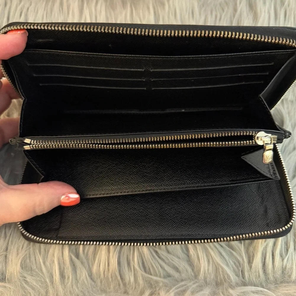 2006 Louis Vuitton Zippy Organizer in Noor Epi Leather